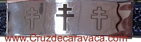 PULSERA CRUZ DE CARAVACA ACERO Y CUERO MARRON CON CIERRE 